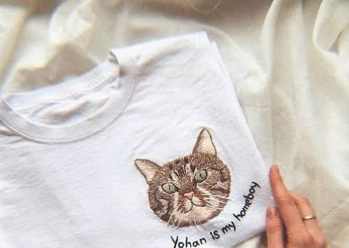 Вышивка кота на футболке